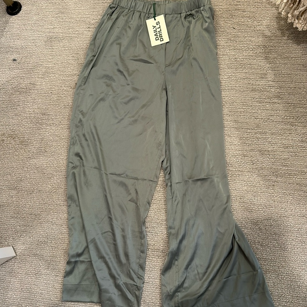 Daily Drills Silky Resort Pants